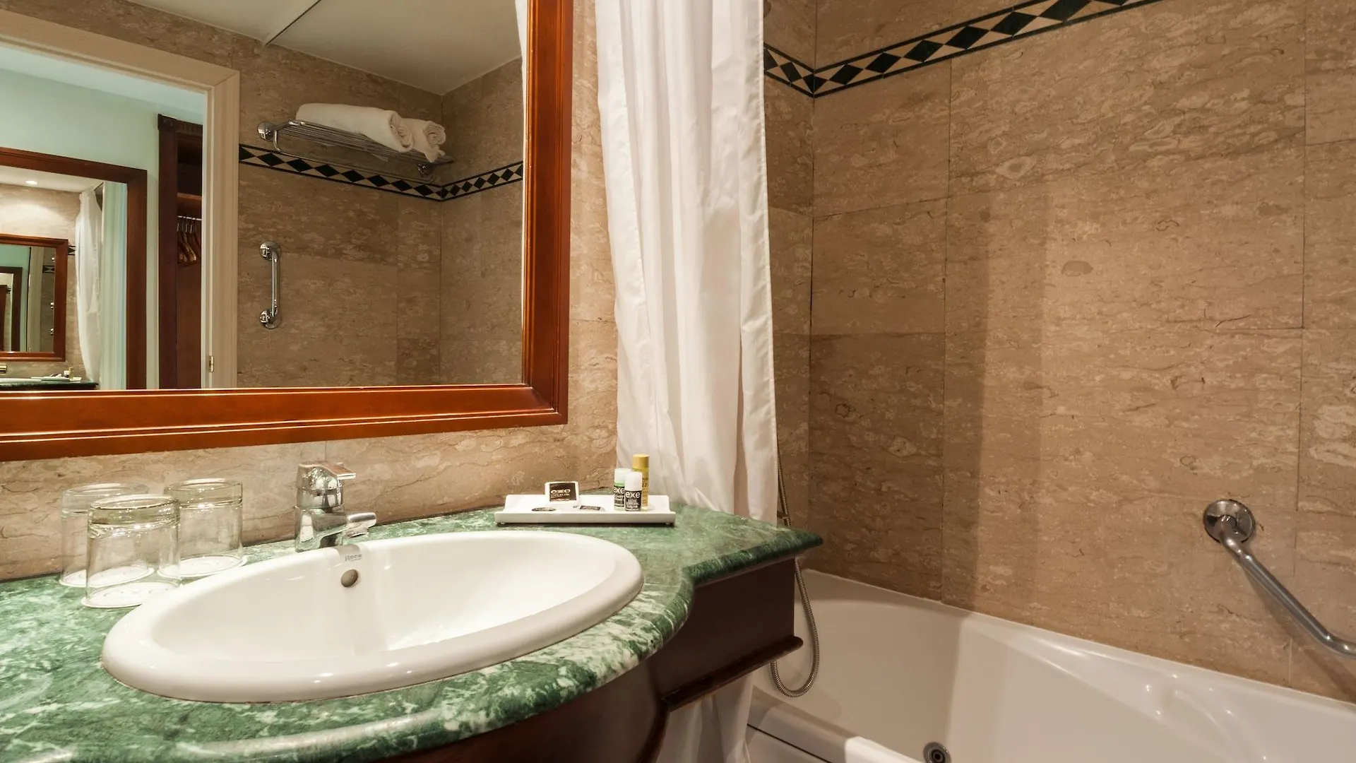 ***  Exe Mitre Hotel Barcelona Spanyolország